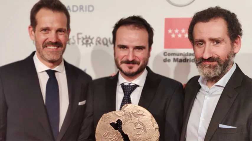 La trinchera infinita, sorpresa al imponerse a Dolor y gloria. (Foto: @PremiosForqué)