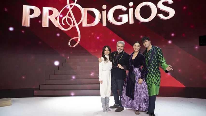 El jurado, la presentadora y los aprendices visitan el talent show de Prodigios. (Foto: RTVE)