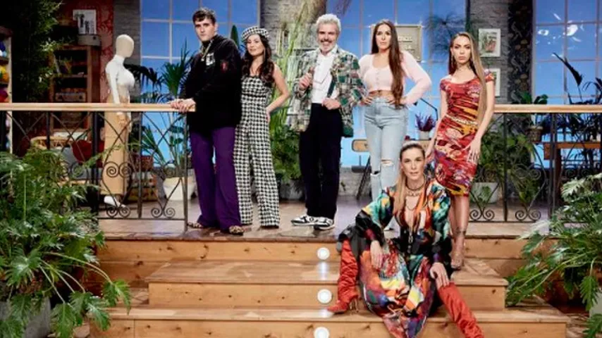 Bad Gyal y Estel Pérez llevan la moda trap al taller. (Foto: RTVE)