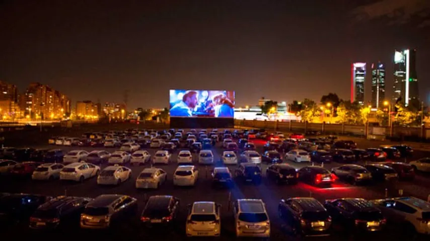 Autocine Madrid RACE ofrece a Madrid una propuesta cultural con máxima seguridad. (Foto: autocinesmadrid.es)