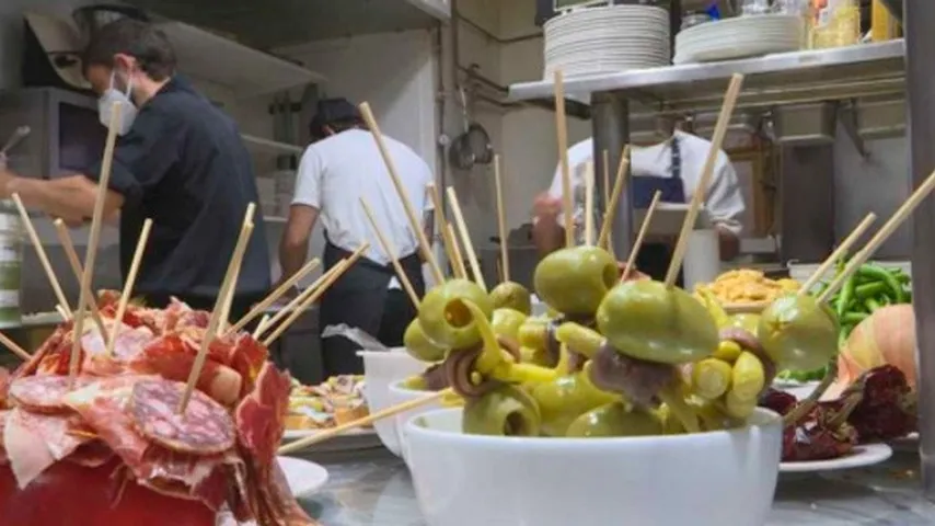 Pintxos de San Sebastián, la joya gastronómica de la localidad vasca. (Foto: RTVE)